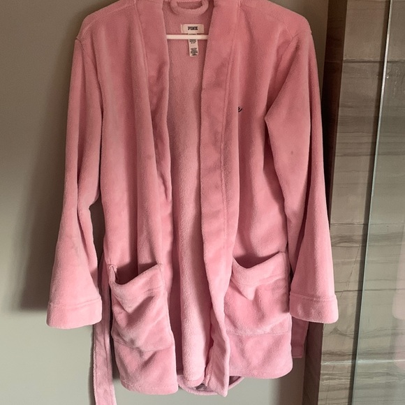 victoria’s secret pink robe - Picture 1 of 8